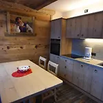 Li Mina 公寓式酒店 利维尼奥