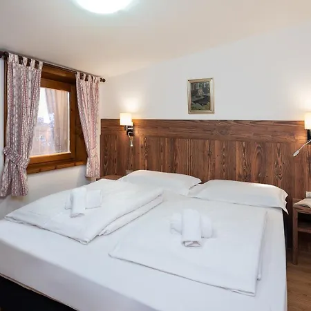 Li Mina Apartmanhotel 2*