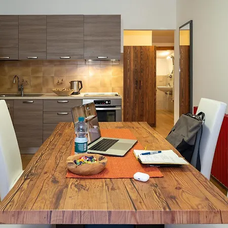Li Mina Apartmanhotel 2*